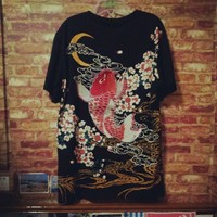 重磅 情侣款男女都能穿 日式浮世绘和风日本鲤鱼刺绣印花宽松T恤_250x250.jpg