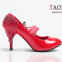 新款婚鞋红色漆皮红单鞋水钻时尚韩式高跟新娘鞋礼服鞋单鞋女_250x250.jpg