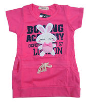 新款童装 女童兔兔图案长款T恤 儿童双口袋T恤 纯棉特价_250x250.jpg