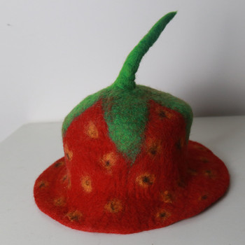 尼泊尔进口手工可爱森女风草莓羊毛毡帽子创意新年礼物文艺萌手作