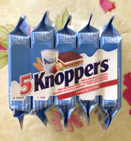 荷兰【空运】Knoppers牛奶巧克力榛子 威化饼干营养 好吃健康零食_250x250.jpg