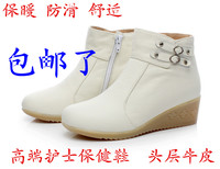 美仕洁冬季护士短靴妈妈鞋高档护士鞋棉鞋真皮白色牛筋底坡跟9802_250x250.jpg