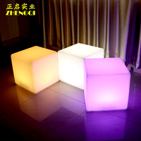 新款led发光立方体 时尚酒店创意发光方凳 七彩遥控变色塑料家具_250x250.jpg