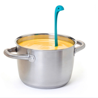 创意厨房汤勺尼斯湖水怪汤勺创意厨具可立卡通厨房长柄立式塑料勺_250x250.jpg