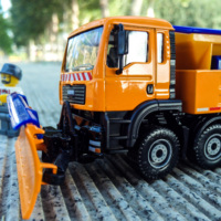 特价凯迪威铲雪除雪车合金救援车推雪铲可转动儿童玩具模型1:50_250x250.jpg